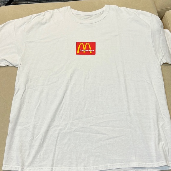 Travis Scott X McDonalds - Picture 1 of 4